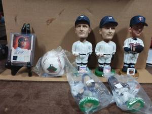 MN Twins Souvenir Baseball, 2-Wash Senators Bobbles, 2 Mini Bobbles (Koski & Hunter)