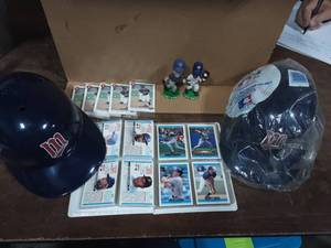 MN Twins Trading Cards, 2-Mini Bobbles & 2-Souvenir Batting Helmets