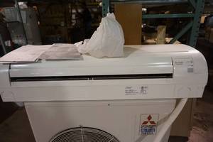 lot 1 image: Mitsubishi Electric Model R410A Mr Slim Air Conditioning Unit