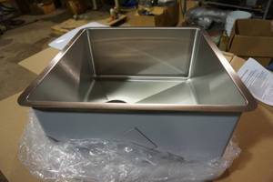 lot 8 image: Elkay Brand Model ECTRU17179 Crosstown Stainless Steel Under Mount Sink