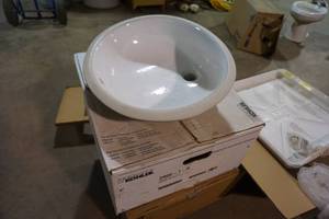 lot 9 image: Kohler Model 2905-1-0 Cast Iron Sink
