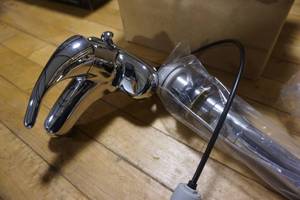lot 17 image: American Standard Model 2175-502 Colony Soft Single Control Lavatory Faucet