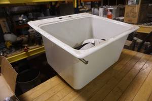 lot 38 image: LaundryShop Wash Tub