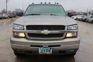 lot 13 image: 2003 CHEVROLET 2500HD SILVERADO 4WD V8 TDSL EXT CAB 6.6L LT