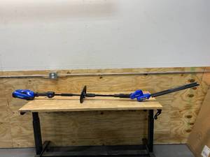 lot 21 image: KOBALT 20 Hedge Trimmer (40V) Tool Only
