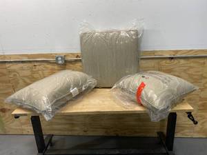 lot 75 image: Lot of Cushions