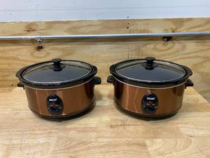 lot 110 image: BETTER CHEF Lot of 2- 3.5 Liter Slow Cookers with Removable Stoneware
