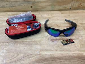 lot 129 image: PIVOTHEAD Professional Grade True Point of View Video Recording Eyewear