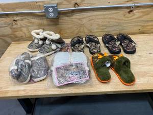 lot 133 image: Lot of Slippers and Flip Flops