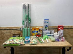 lot 140 image: Lot of Household Cleaning Items
