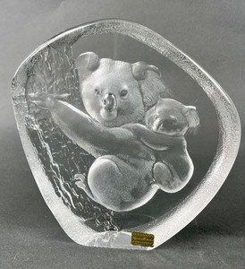 lot 153 image: Signed Mats Jonasson Signature Collection Koala & Cub Crystal Sculpture- Sweden