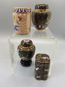 lot 159 image: 4 Vintage Chinese Cloisonn and Enamel Miniature Lidded Containers