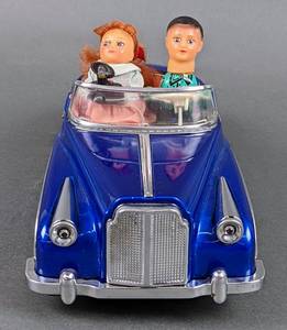 lot 27 image: 1960s70s Photoing On Car Toy