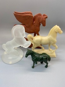lot 47 image: The Franklin Mint & Friend Variety Pack Horse Collection 1980s