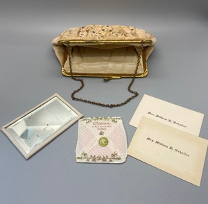 lot 42 image: Vintage Beaded Ladies Purse with Coordinating Mirror
