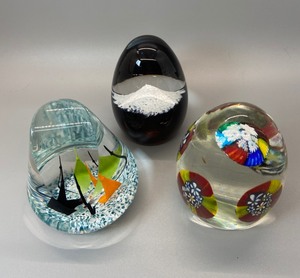 lot 44 image: Lot of 3 Egg-Shaped Paperweights - 2 Caithness of Scotland plus 1 Other