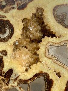 lot 144 image: Stunning Vintage Geode BookEnds