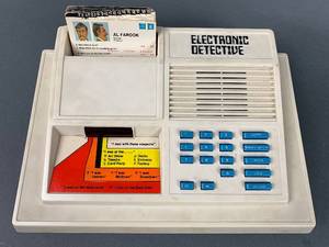 lot 143 image: Vintage Toys  1979 Electric Detective- Ideal Game & 1978 Handheld Merlin- Parker Brothers Game