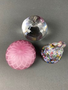lot 128 image: Royal Krona Lead Crystal Apple, Murano Millefiori Bell and Murano Pink Satin Glass Paperweight