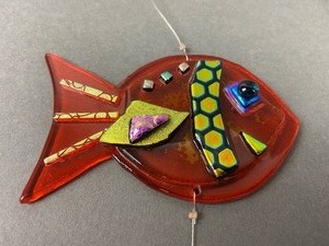 lot 133 image: Unique Vintage Glass Fish Wind-chime