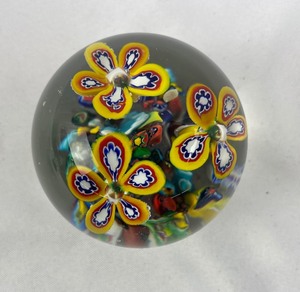 lot 37 image: Vintage Murano Milllefiori Paperweights