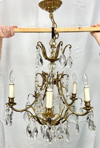 lot 206 image: Glamorous Custom Made Vintage Crystal Chandelier