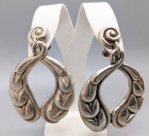 lot 121 image: Vintage Signed Sterling Silver Brooch and Earrings Lot