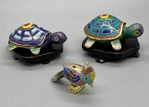 lot 296 image: Tiny Treasures - Cloisonne Turtle and Bird