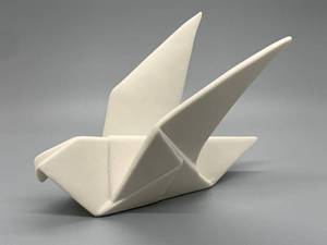 lot 301 image: Porcelain Origami Bird and Chinese Take Out Box Purses
