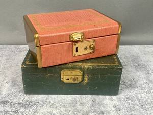 lot 331 image: Two Vintage Jewelry Boxes with Velvety Interiors - One RUMPP Leather