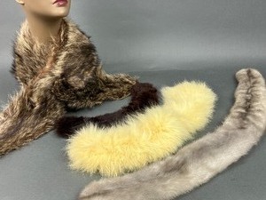 lot 253 image: Vintage Collection of Genuine Fur Accessories
