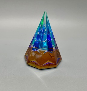 lot 268 image: Crystal Smalls Figurines - Castles, Lighthouse, & Pyramid