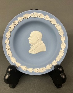 lot 295 image: Wedgwood Blue Jasperware Sir Winston Churchill Dish and Two Small Pieces