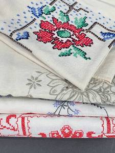 lot 340 image: Vintage Cross-Stitched Table Cloths and Linen Napkins