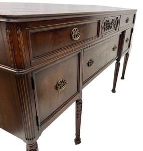 lot 2 image: Elegant Vintage Mahogany Buffet