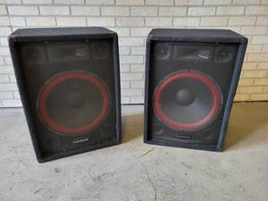 lot 548 image: Part of Radio Shack 15 PA Speakers - Model 40-215 - 25 x 18 x 13