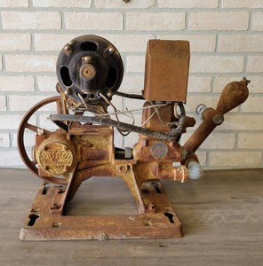 lot 662 image: Antique DURO Pump Co. Water Pump w DURO Electric Motor