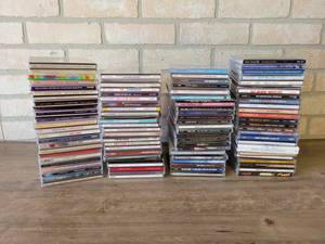 lot 672 image: Lot of (100) Assorted Music CDs