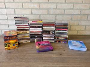 lot 673 image: Lot of (100) Assorted Music CDs