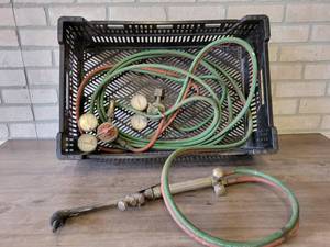 lot 674 image: SMITH Equipment Cutting Torch w Gauges and Hose