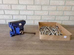 lot 679 image: 5 Benchtop Vice, and Large Assortment of Combination Wrenches