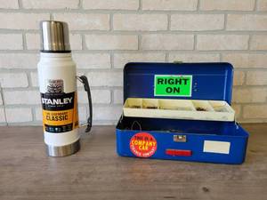 lot 689 image: New Stanley Thermos (1 Liter) and Vintage Metal Tackle Box w Some Hooks etc.
