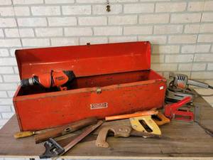 lot 778 image: Metal Toolbox (32 x 10 x 8) w Assorted Hand and Power Tools - Power Tools are in Working Condition