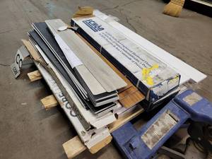 lot 794 image: Large Lot of Assorted laminate and Engineered Flooring