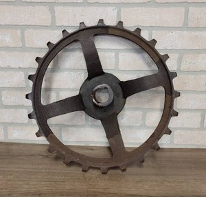 lot 830 image: Cast Iron Gear for Wall Art - About 18 Diameter