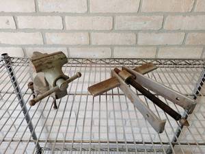lot 837 image: PROTO 4011 Jaw Puller and 3.5 Bench Vice