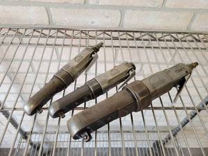 lot 839 image: Lot of (3) MAC Pneumatic Ratchets - 38 and (2) 14