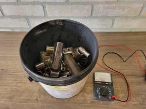 lot 843 image: Bucket of Assorted Sockets - Unsearched - I saw Craftsman, SK, MAC and Chinese Sockets