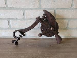 lot 863 image: Antique Logan and Strobridge Cherry Pitter - Nice Condition