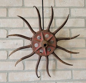 lot 866 image: Cast Iron & Steel Rotary Hoe Wheel - Great Wall Dcor - 17 Diameter